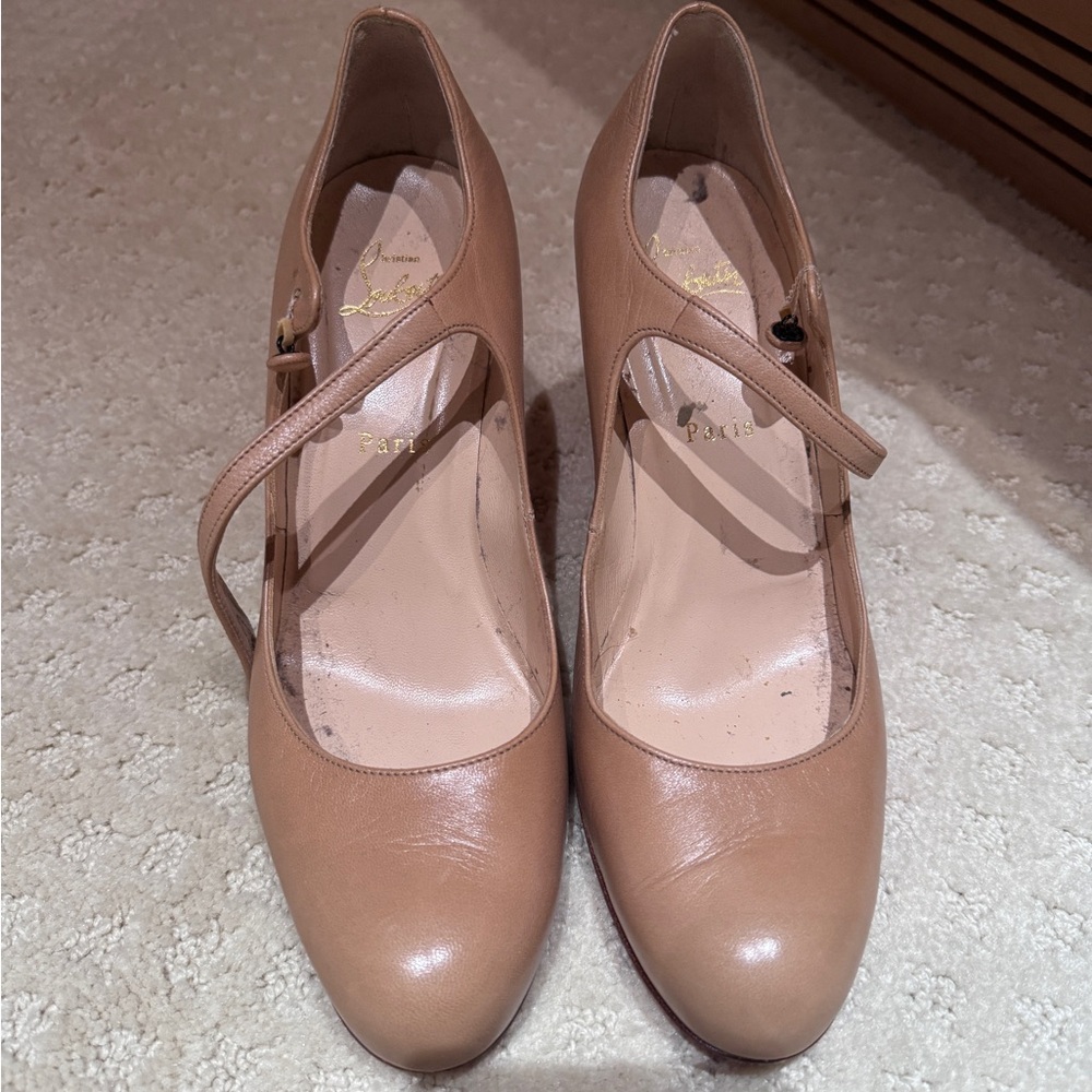Christian Louboutin Mary Jane heels nude size 39 lightly worn